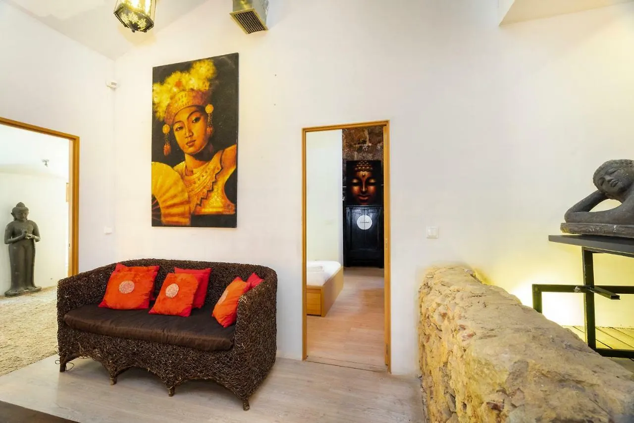 Alfama Kuta Loft Apartment Lisbon Portugal