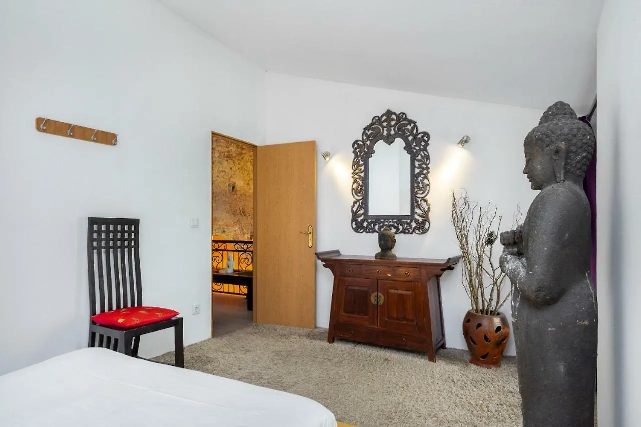 Alfama Kuta Loft Apartment Lisbon Portugal