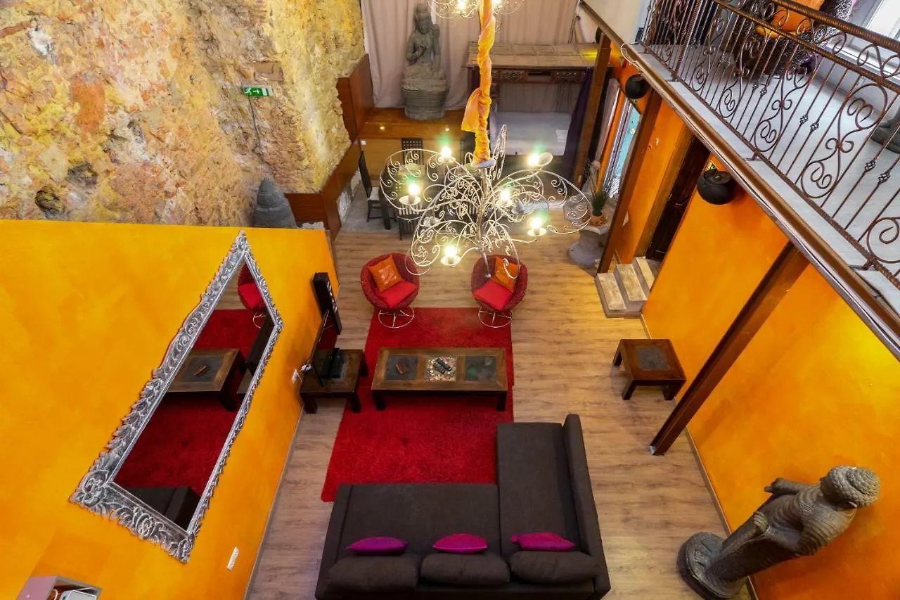 Alfama Kuta Loft Apartment Lisbon