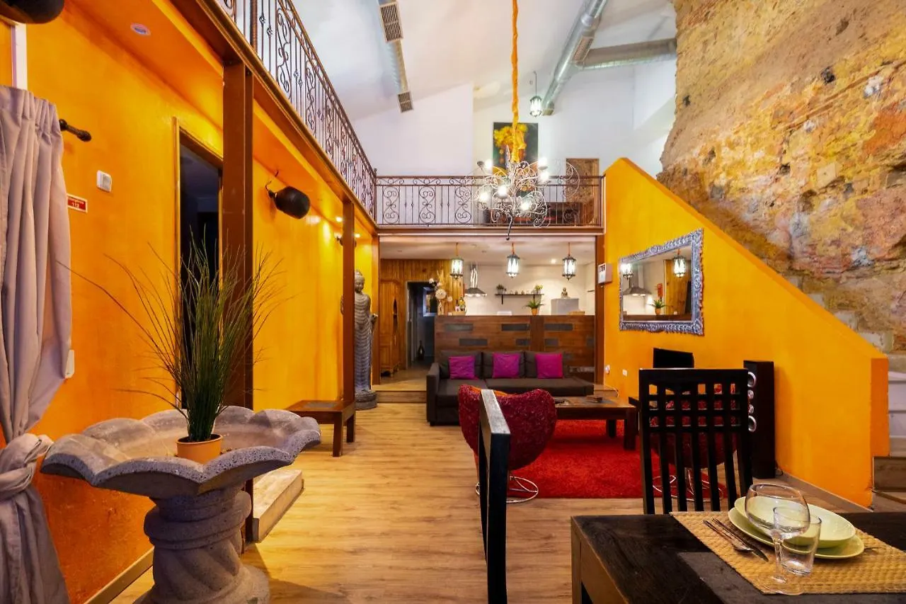 Alfama Kuta Loft Apartment Lisbon